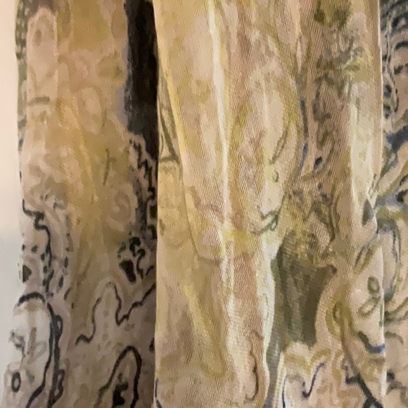 🧣CHICO’S GREEN AND BLUE PRINT SCARF 🧣 - Picture 15 of 16